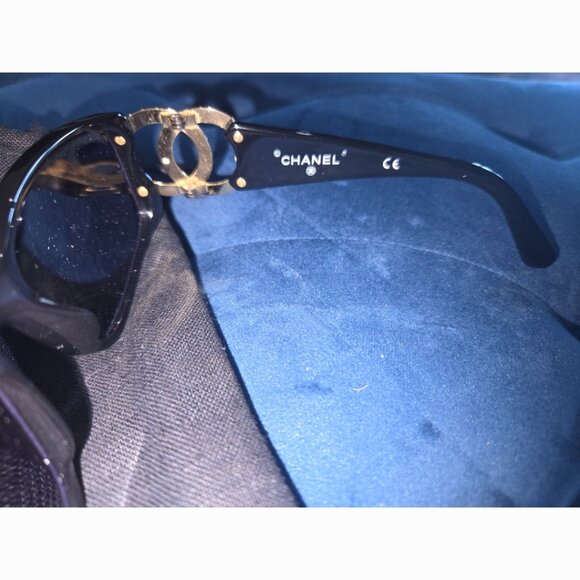 EUC Authentic Vintage Channel Sunglasses main image 6